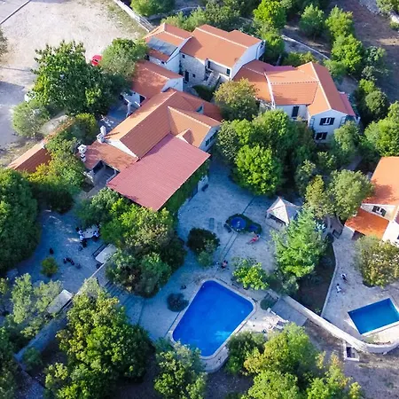 Nono Ban Boutique Hotel & Villas Hotell 4*