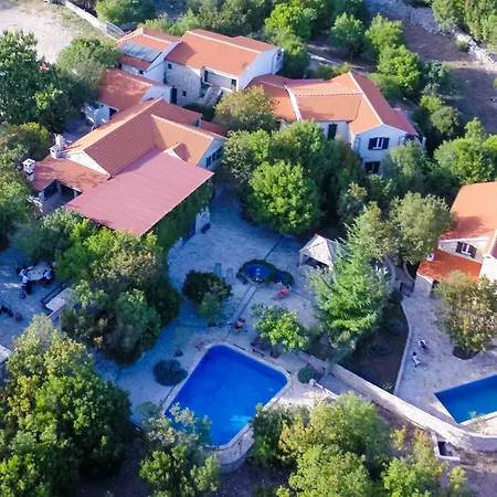 Nono Ban Boutique Hotel & Villas Hotell 4*