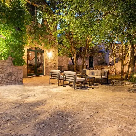 Nono Ban Hotel & Villa